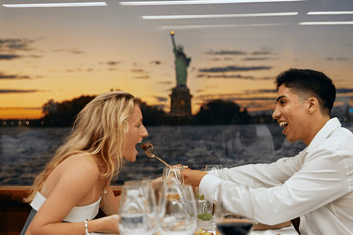 New York City Valentine's Dinner Cruise on the Hudson River - Photo 1 of 10